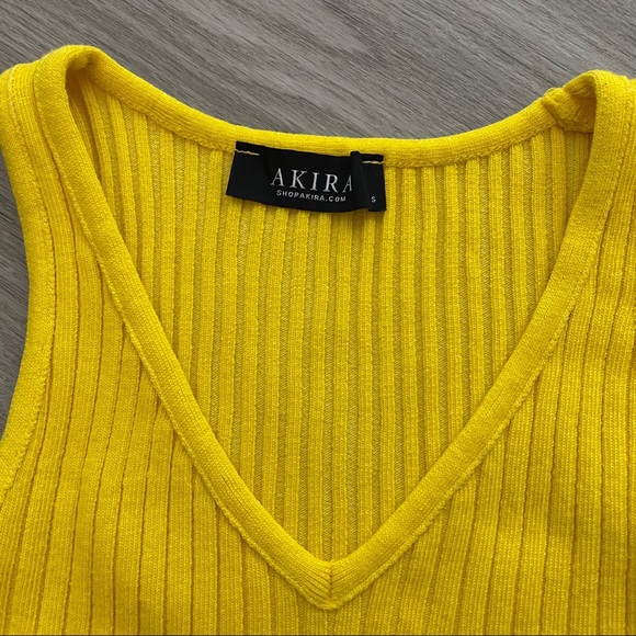 Akira Yellow Ribbed Crop Top - Picture 4 of 4